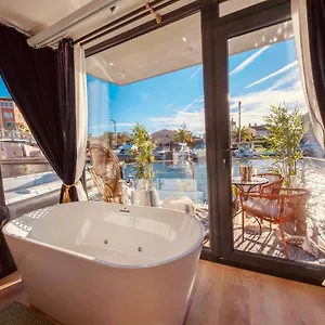  Botel Escale Royale Frankreich